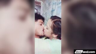 Hot bhabhi deep kiss aur chudai viral video