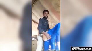 Pakistani police guy ne hijde ki gaand mari