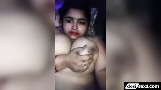 Tanker boobs wali aunty ki nangi selfie