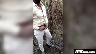 Desi bhauji caught fucking in sugarcane field