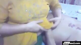 Zaydad ke lie budhe sasur se chud gai busty bhabhi