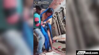 Bhijpuri bhabhi ki saree utha ke chut dikhai devar ne