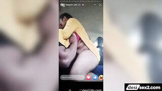 Live sex telecast by bhabhi and lover from a car