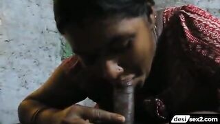 Nighty wearing village woman blowjob and handjob