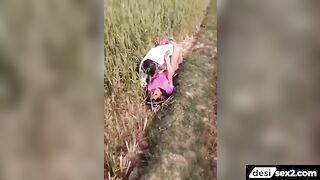 Desi callgirl caught fucking in the khet