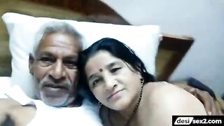 Desi budha uncle fucking randi in hotel