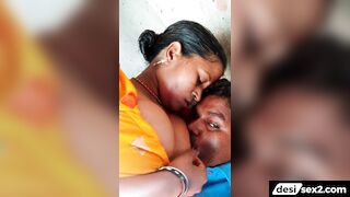 Desi village aunty boobs sucking and hot romance video