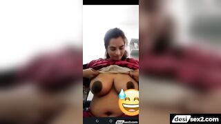 Horny desi aunty showing her tanker boobs in nude video call